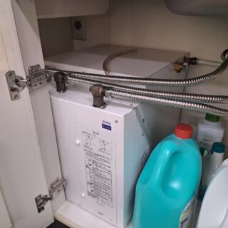 小牧市　温水器交換工事