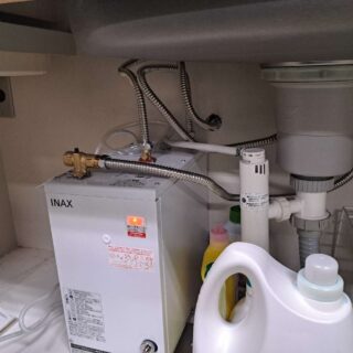 小牧市　温水器交換工事